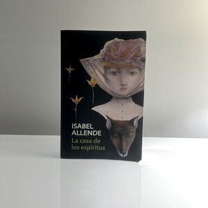 La Casa de los espíritus by Isabel Allende
